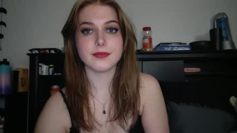 Snapshot of auroralightz1 chatting on 12.22.25 auroralightz1 online show from 12.22.25