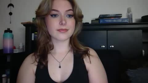 Snapshot of auroralightz1 chatting on 05.21.26 auroralightz1 online show from 05.21.26