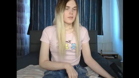Aurora online show from 10.03.25