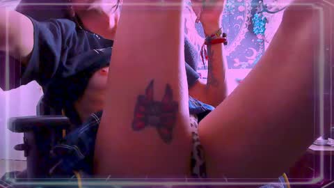 Aurora Rav3n online show from 09.22.25