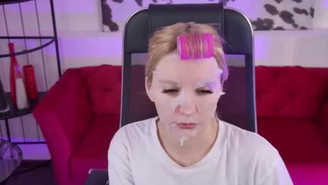 Snapshot of aurorawrenfield chatting on 02.25.26 aurorawrenfield online show from 02.25.26