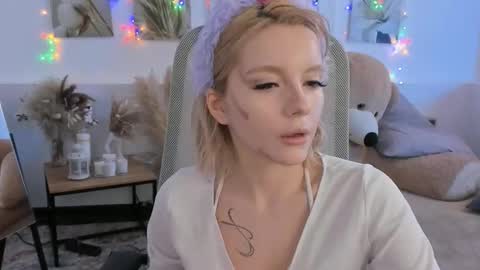 Snapshot of aurorawrenfield chatting on 02.26.26 aurorawrenfield online show from 02.26.26