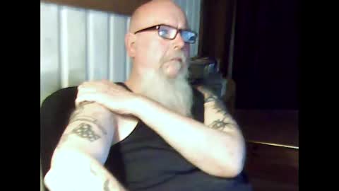 Snapshot of aussie44 chatting on 05.12.26 aussie4inch online show from 05.12.26
