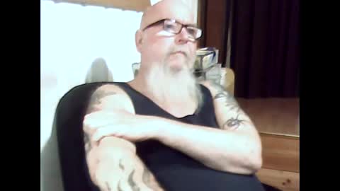 Snapshot of aussie44 chatting on 05.13.26 aussie4inch online show from 05.13.26