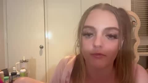 Snapshot of aussiecouple101798558 chatting on 10.30.25 aussiecouple101798558 online show from 10.30.25