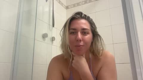 aussielulu online show from 12.17.25