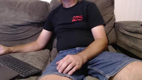 Snapshot of aussiemanvslady chatting on 12.13.24 AussieDeviantsAnomymous online show from 12.13.24