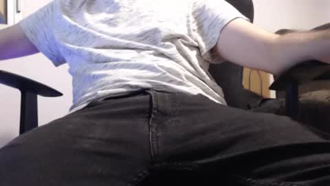 Snapshot of austin_breaker chatting on 10.12.25 austin_breaker online show from 10.12.25