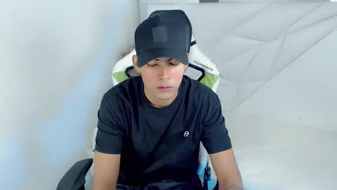 Snapshot of austin_col_ chatting on 10.04.25 AUSTIN online show from 10.04.25