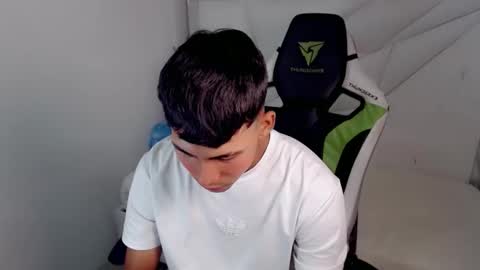 Snapshot of austin_col_ chatting on 10.12.25 AUSTIN online show from 10.12.25