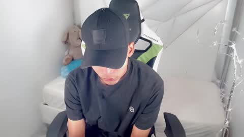 Snapshot of austin_col_ chatting on 10.15.25 AUSTIN online show from 10.15.25