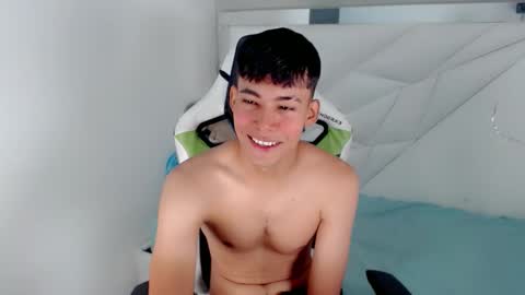 Snapshot of austin_col_ chatting on 10.21.25 AUSTIN online show from 10.21.25