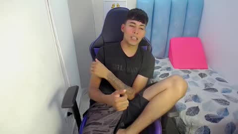 Snapshot of austin_col_ chatting on 10.26.25 AUSTIN online show from 10.26.25