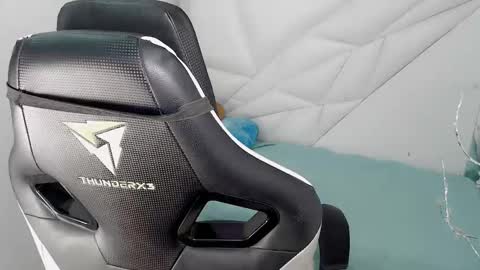 Snapshot of austin_col_ chatting on 11.01.25 AUSTIN online show from 11.01.25