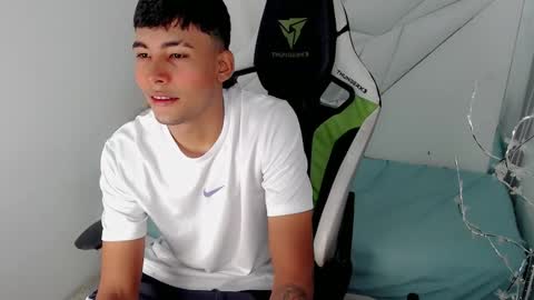 Snapshot of austin_col_ chatting on 11.02.25 AUSTIN online show from 11.02.25