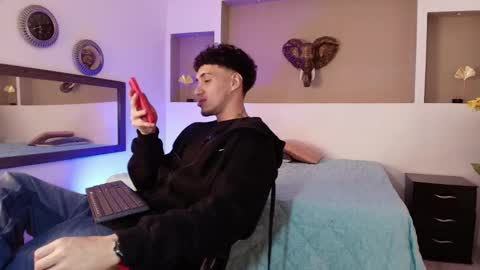 Snapshot of austin_collinss chatting on 12.31.24 AUSTIN online show from 12.31.24