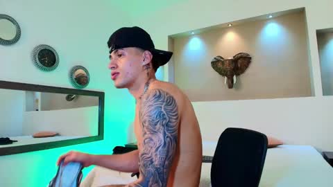 Snapshot of austin_collinss chatting on 01.30.25 AUSTIN online show from 01.30.25