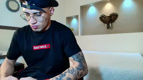 Snapshot of austin_collinss chatting on 02.09.25 AUSTIN online show from 02.09.25