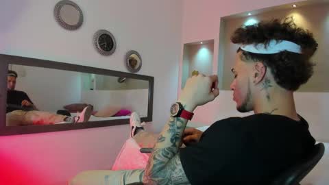 Snapshot of austin_collinss chatting on 02.24.25 AUSTIN online show from 02.24.25