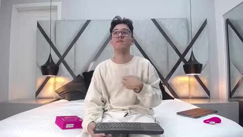 austinreeds online show from 09.23.25