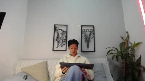 austinreeds online show from 11.21.25