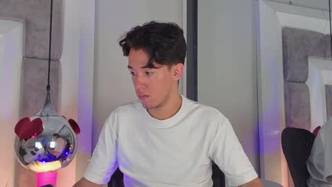 austinreeds online show from 04.06.26