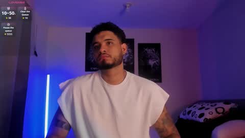 Snapshot of austintorres_ chatting on 10.10.25 AustinTorres online show from 10.10.25