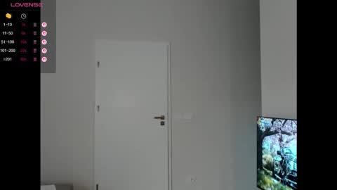 Snapshot of ava_bae chatting on 10.25.25 ava_bae online show from 10.25.25