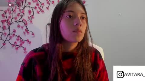 Snapshot of ava_broown chatting on 04.28.26 online show from 04.28.26