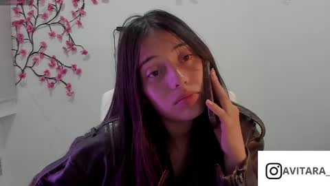 Snapshot of ava_broown chatting on 04.29.26 online show from 04.29.26