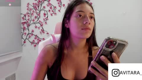 Snapshot of ava_broown chatting on 05.08.26 online show from 05.08.26