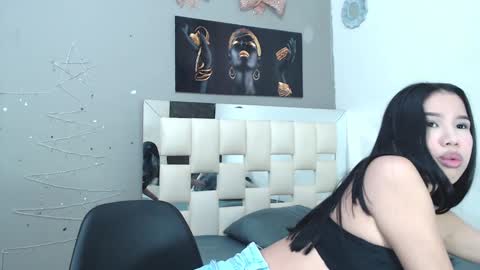 Snapshot of ava_jhonsson chatting on 01.20.25 ava online show from 01.20.25