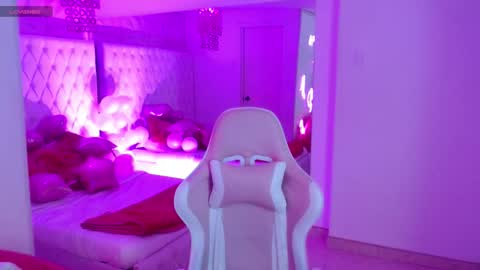 Snapshot of ava_williams_ chatting on 02.10.26 AVA online show from 02.10.26