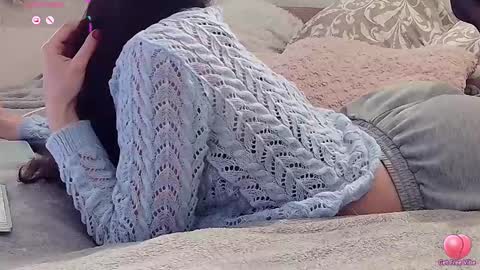 Snapshot of avaaluna chatting on 10.26.25 AvaaLuna online show from 10.26.25