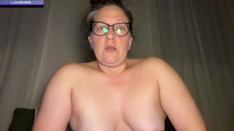 Snapshot of avabradley chatting on 06.05.26 Ava . Support my channel by using my affiliate link to make your account Thanks online show from 06.05.26