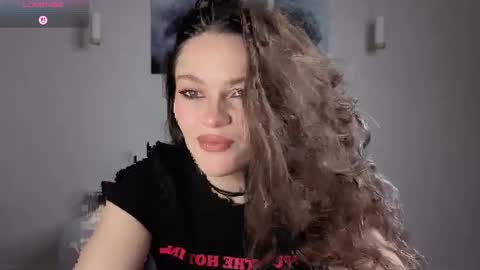 Snapshot of avelinehowo_uwu chatting on 05.20.26 Aveline online show from 05.20.26
