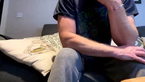 Snapshot of averagebar chatting on 11.07.25 averagebar online show from 11.07.25