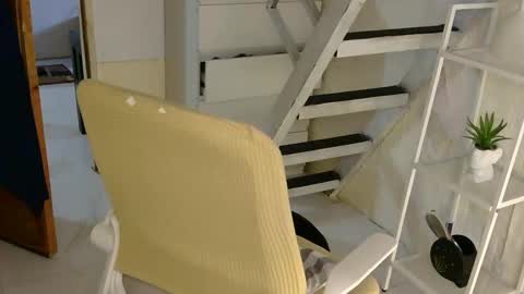 Snapshot of averageuncut1 chatting on 10.05.25 Rhian online show from 10.05.25