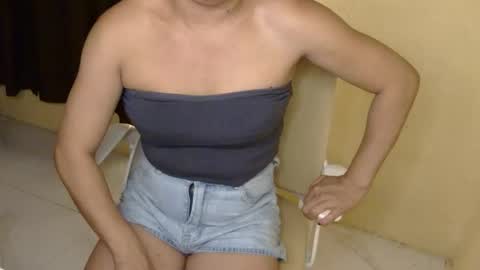 Snapshot of averageuncut1 chatting on 10.28.25 Rhian online show from 10.28.25