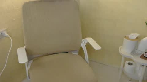 Snapshot of averageuncut1 chatting on 11.10.25 Rhian online show from 11.10.25