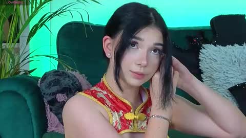 Snapshot of averywillow chatting on 10.26.25 AveryWillow online show from 10.26.25