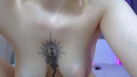 Snapshot of avgustina_love chatting on 03.05.25 avgustina_love online show from 03.05.25