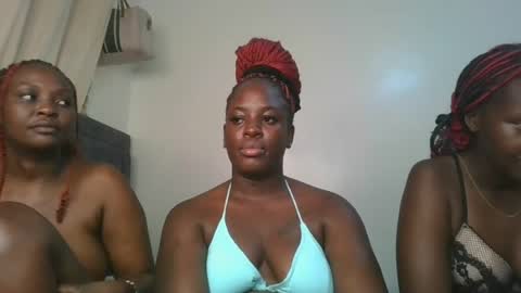 Snapshot of avian_babe1 chatting on 06.14.26 avian_babe1 online show from 06.14.26