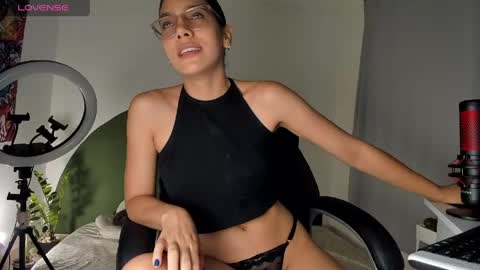   Follow me  Pvt and c2c is on  online show from 04.16.26