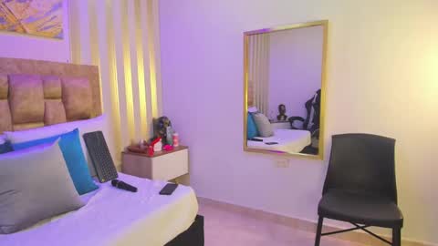 AVIS  online show from 10.17.25