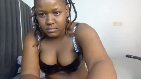 Snapshot of avril_lily chatting on 02.16.26 Avril online show from 02.16.26