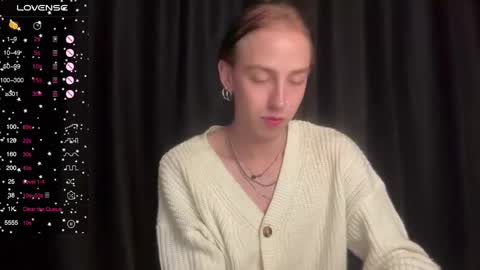 Snapshot of avril_pearly_ chatting on 12.08.24 avril_pearly_ online show from 12.08.24