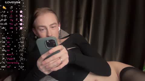 Snapshot of avril_pearly_ chatting on 12.09.24 avril_pearly_ online show from 12.09.24