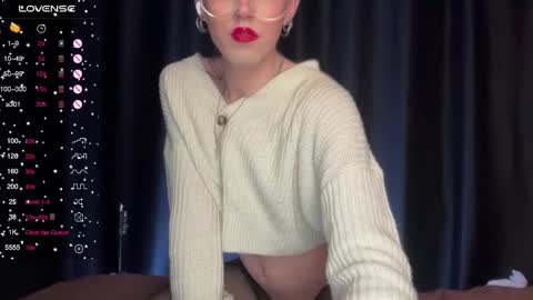 Snapshot of avril_pearly_ chatting on 12.15.24 avril_pearly_ online show from 12.15.24