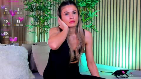 AVRILL CYRUX online show from 01.02.25